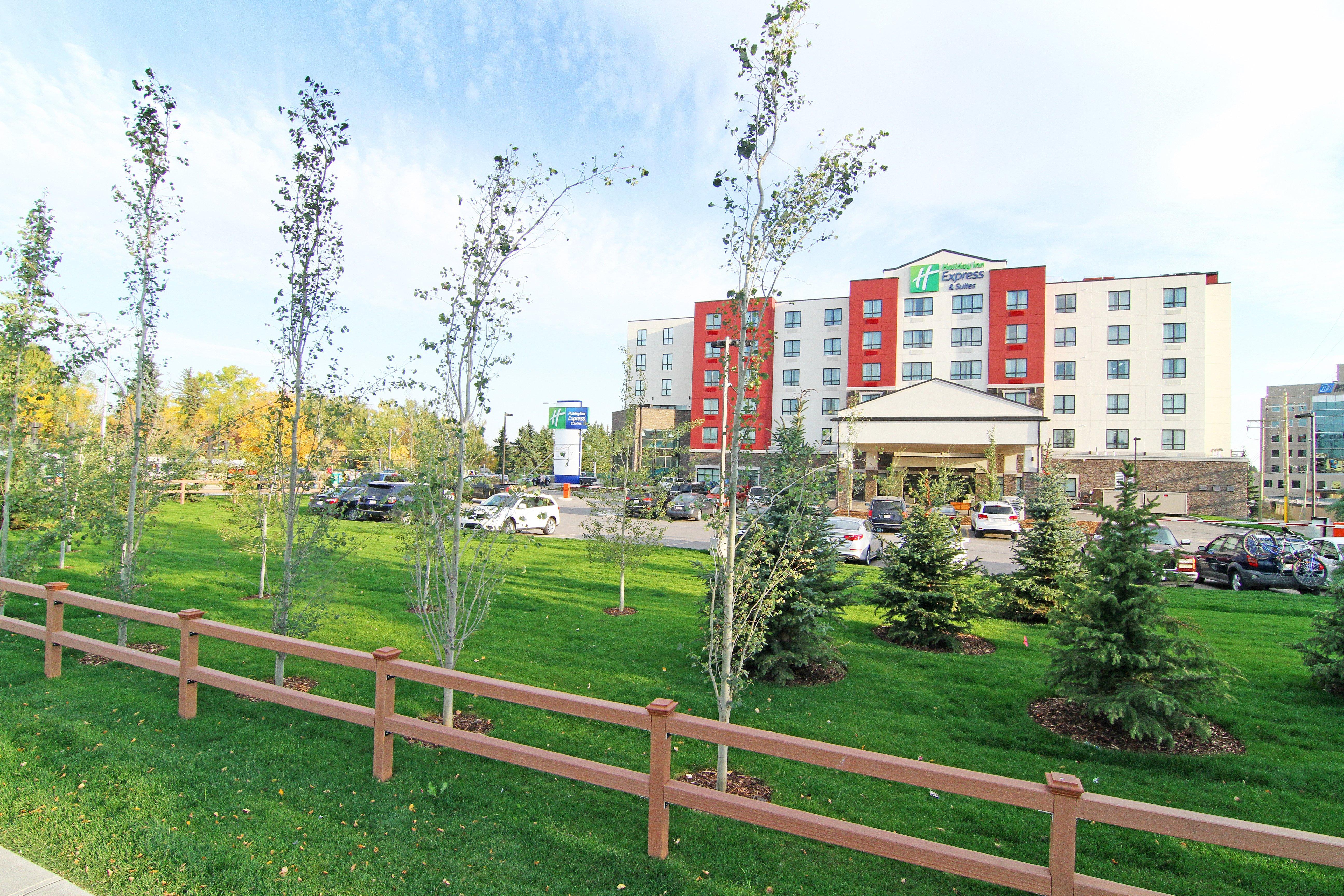 Holiday Inn Express And Suites Calgary University By Ihg Ngoại thất bức ảnh
